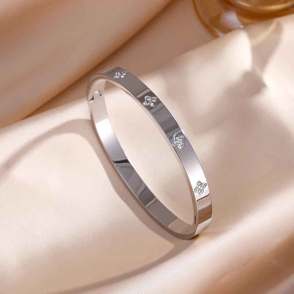 Pulsera Brazalete Geométrica en Metal Dorado