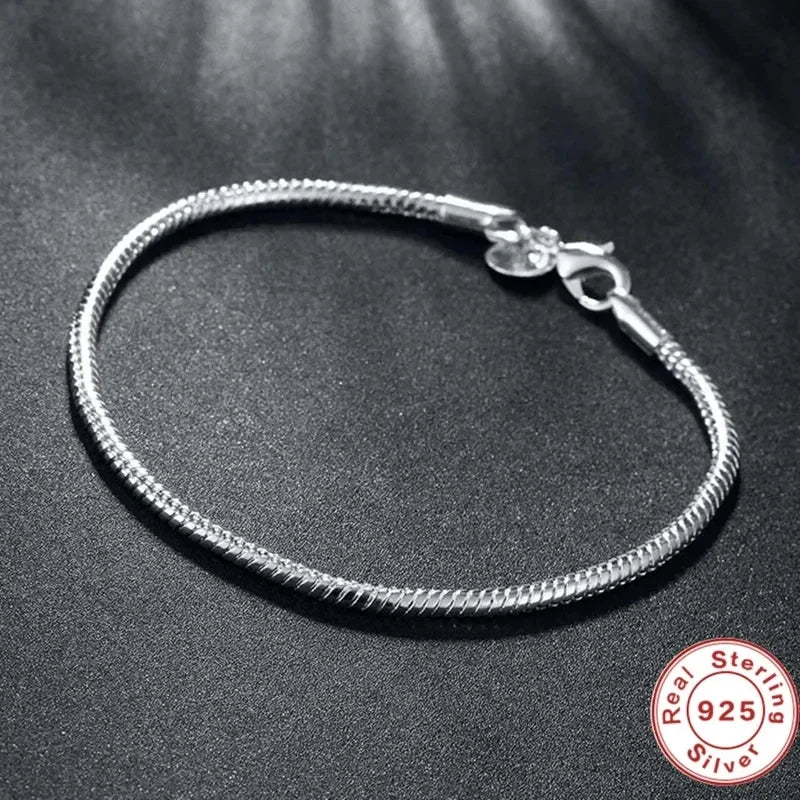 Pulsera de Plata 925 con Dijes Elegantes