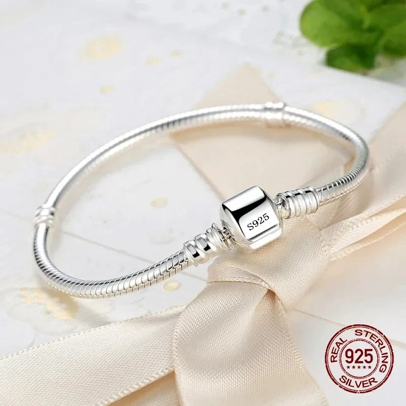 Pulsera de Plata 925 con Dijes Elegantes