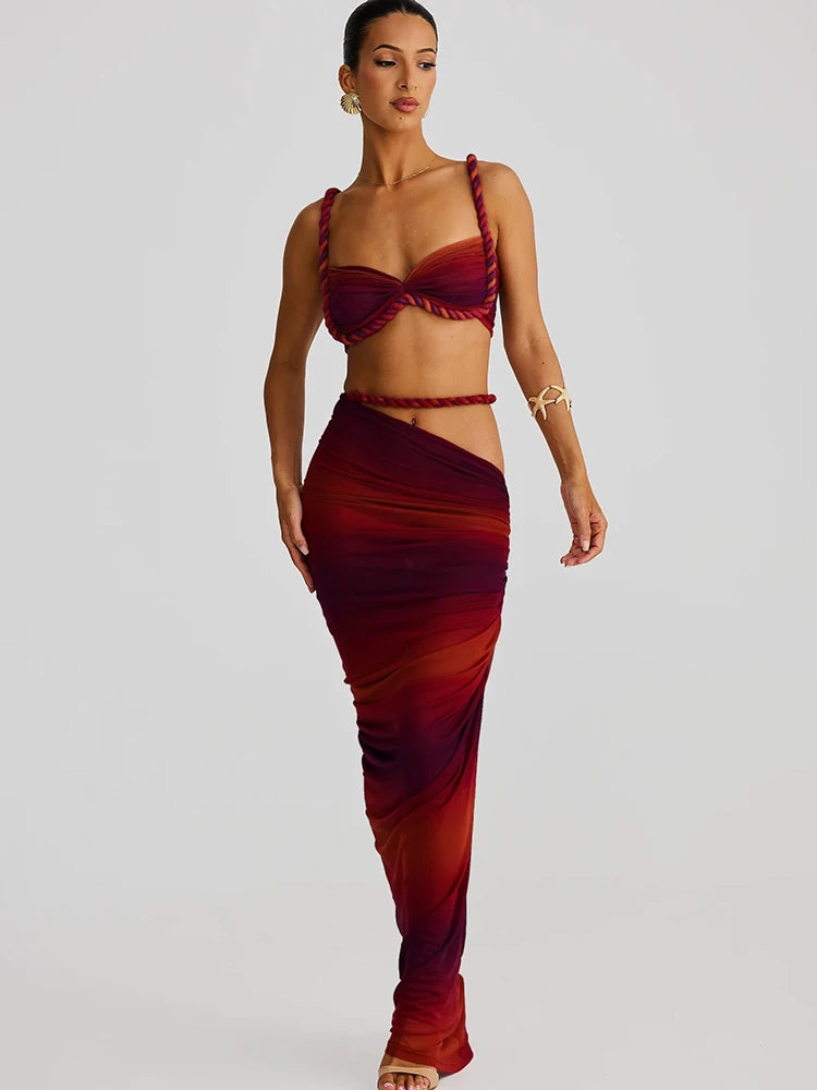 Conjunto Femenino de Dos Piezas con Diseño Elegante