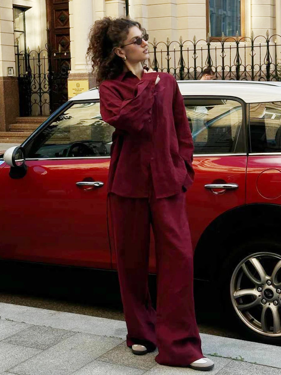 Conjunto Femenino de Blusa con Encaje y Pantalón