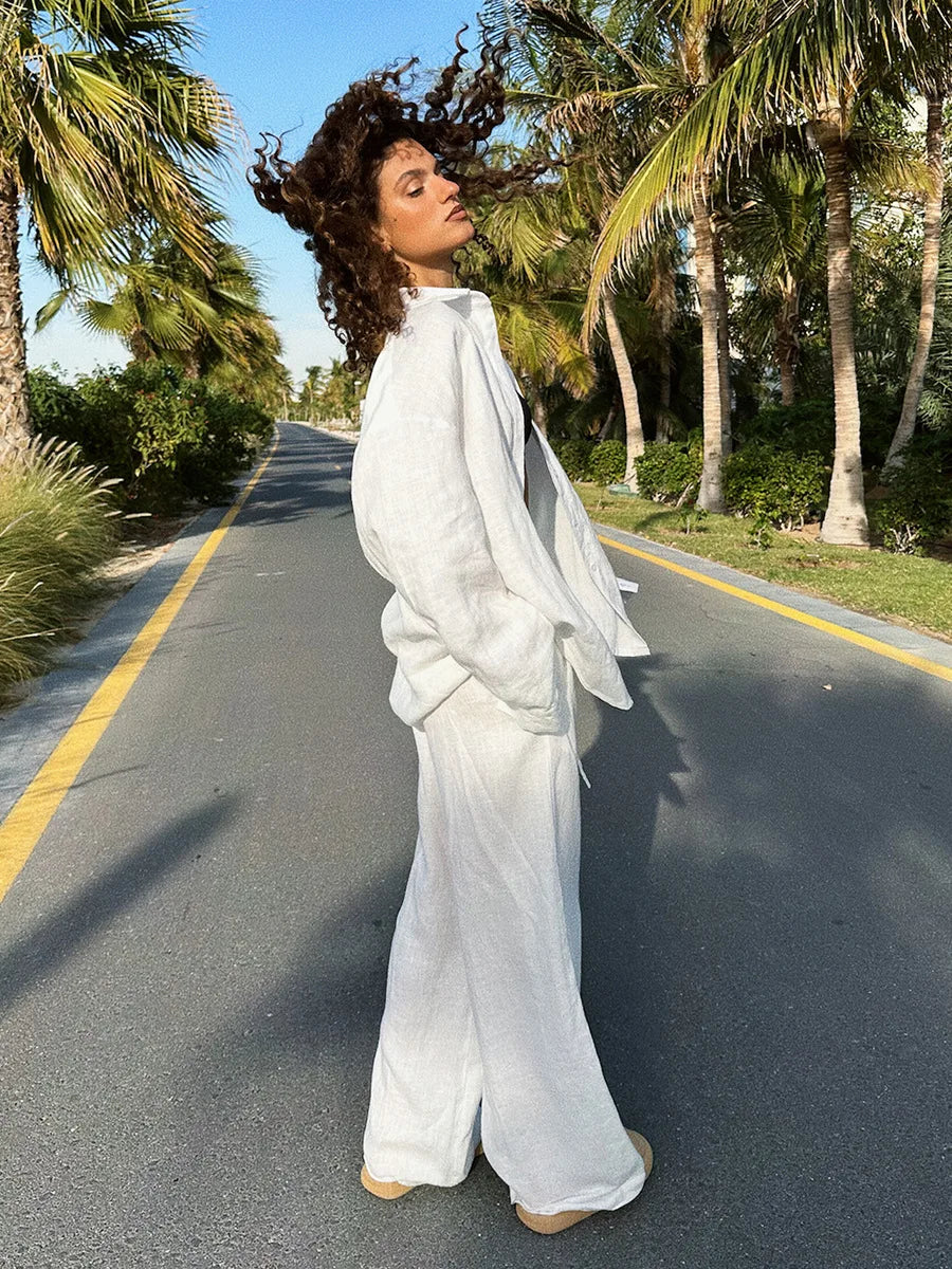 Conjunto Femenino de Blusa con Encaje y Pantalón